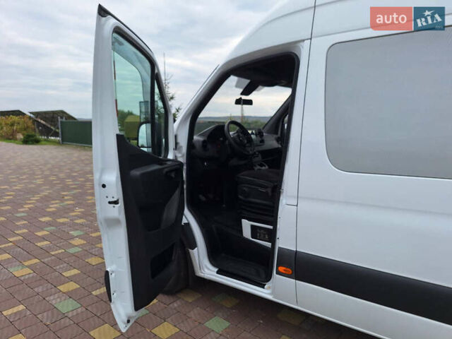Белый Мерседес Sprinter, объемом двигателя 0 л и пробегом 320 тыс. км за 46000 $, фото 11 на Automoto.ua