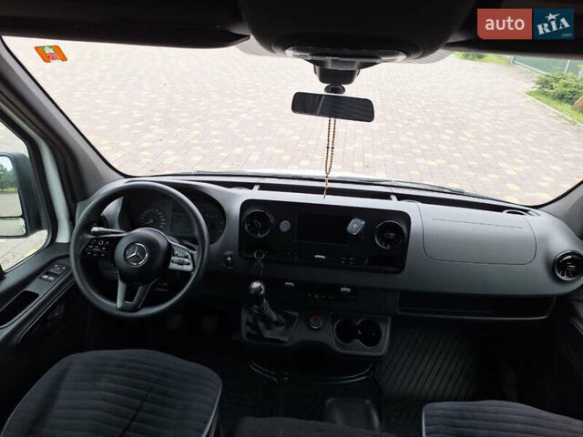 Белый Мерседес Sprinter, объемом двигателя 0 л и пробегом 320 тыс. км за 46000 $, фото 19 на Automoto.ua