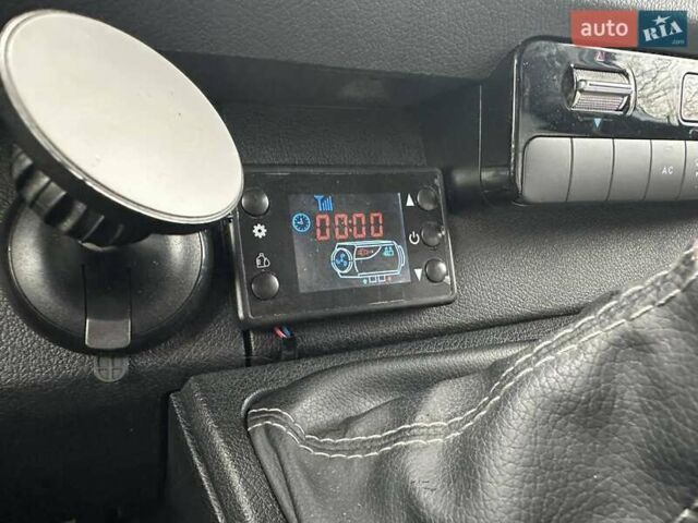 Белый Мерседес Sprinter, объемом двигателя 2.14 л и пробегом 275 тыс. км за 32600 $, фото 4 на Automoto.ua