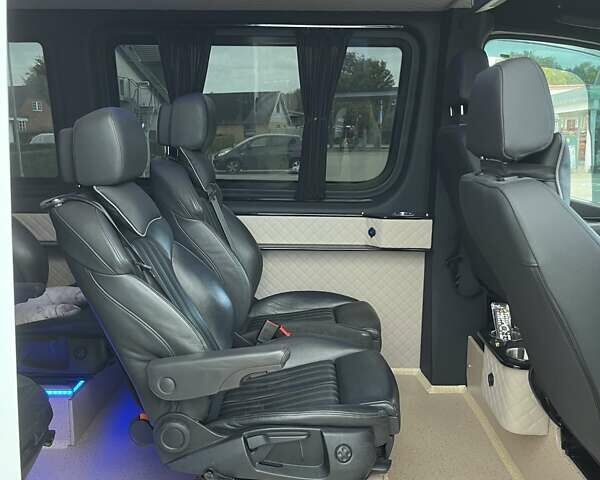 Белый Мерседес Sprinter, объемом двигателя 2.14 л и пробегом 470 тыс. км за 31000 $, фото 1 на Automoto.ua