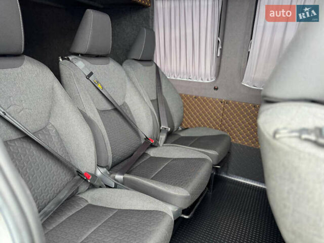 Белый Мерседес Sprinter, объемом двигателя 2.2 л и пробегом 251 тыс. км за 32800 $, фото 16 на Automoto.ua