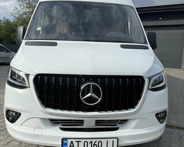 Белый Мерседес Sprinter, объемом двигателя 2.14 л и пробегом 209 тыс. км за 61800 $, фото 5 на Automoto.ua