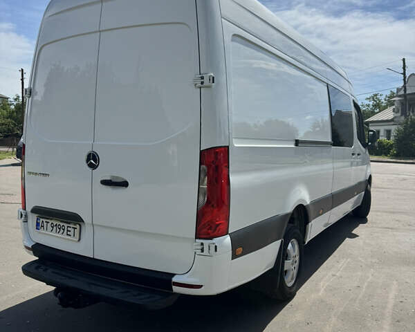 Белый Мерседес Sprinter, объемом двигателя 3 л и пробегом 491 тыс. км за 39999 $, фото 8 на Automoto.ua