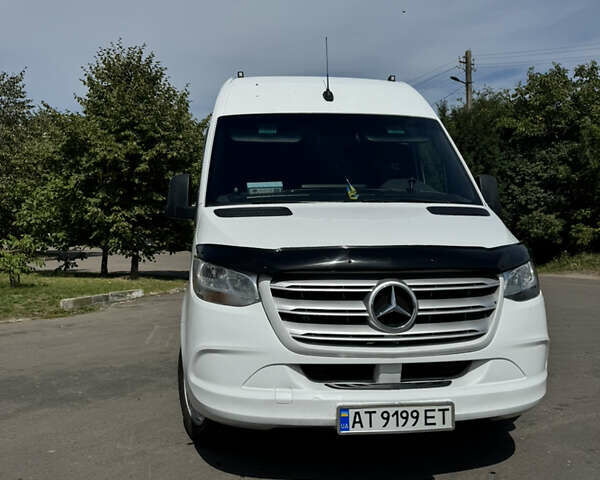 Белый Мерседес Sprinter, объемом двигателя 3 л и пробегом 491 тыс. км за 39999 $, фото 2 на Automoto.ua