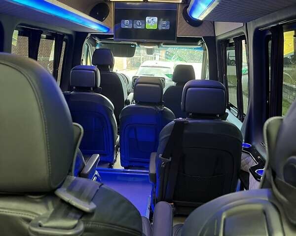 Белый Мерседес Sprinter, объемом двигателя 2.14 л и пробегом 470 тыс. км за 31000 $, фото 4 на Automoto.ua