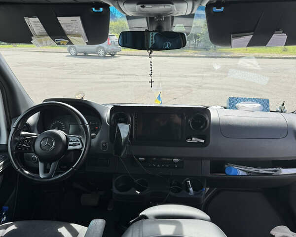 Белый Мерседес Sprinter, объемом двигателя 3 л и пробегом 491 тыс. км за 39999 $, фото 18 на Automoto.ua
