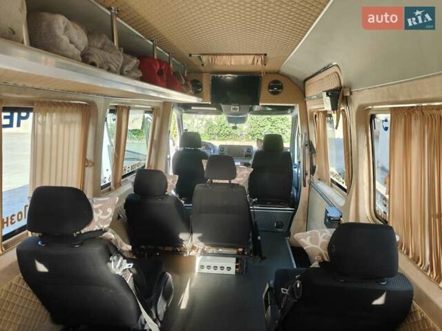 Белый Мерседес Sprinter, объемом двигателя 2.14 л и пробегом 398 тыс. км за 32000 $, фото 3 на Automoto.ua