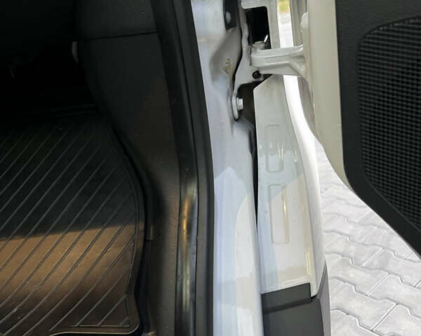 Белый Мерседес Sprinter, объемом двигателя 2.1 л и пробегом 450 тыс. км за 32300 $, фото 65 на Automoto.ua