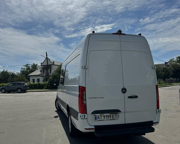 Белый Мерседес Sprinter, объемом двигателя 3 л и пробегом 491 тыс. км за 39999 $, фото 6 на Automoto.ua