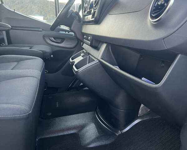Белый Мерседес Sprinter, объемом двигателя 2.14 л и пробегом 470 тыс. км за 32999 $, фото 63 на Automoto.ua