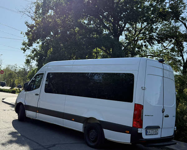 Белый Мерседес Sprinter, объемом двигателя 2.14 л и пробегом 125 тыс. км за 31999 $, фото 5 на Automoto.ua