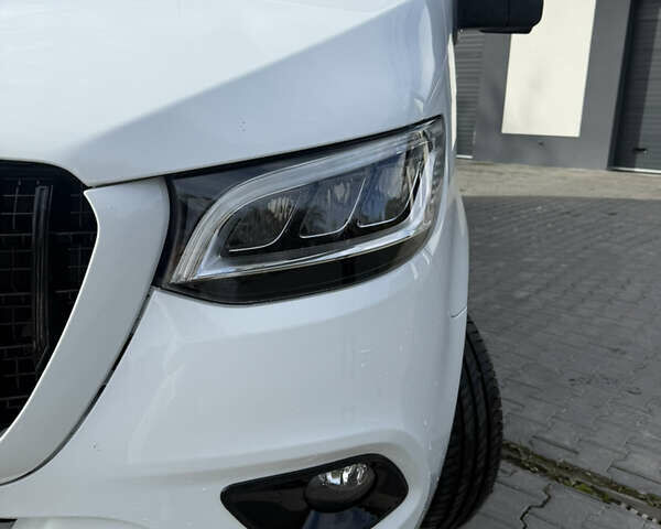 Белый Мерседес Sprinter, объемом двигателя 2.14 л и пробегом 209 тыс. км за 61800 $, фото 4 на Automoto.ua