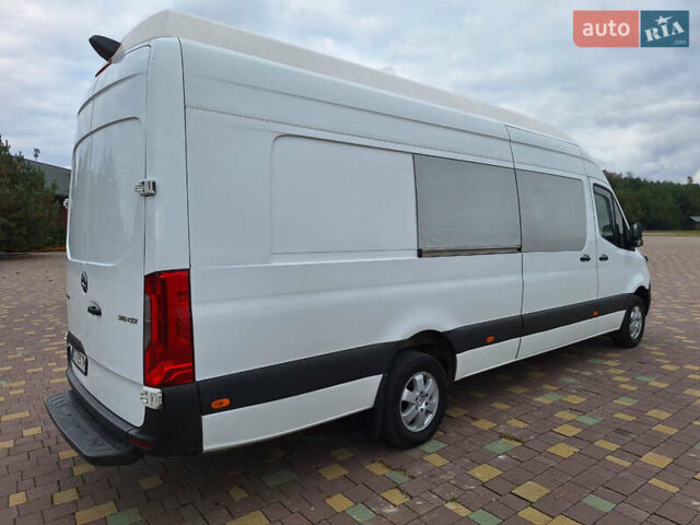 Белый Мерседес Sprinter, объемом двигателя 0 л и пробегом 320 тыс. км за 46000 $, фото 3 на Automoto.ua