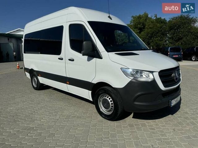 Белый Мерседес Sprinter, объемом двигателя 2.2 л и пробегом 180 тыс. км за 26500 $, фото 2 на Automoto.ua