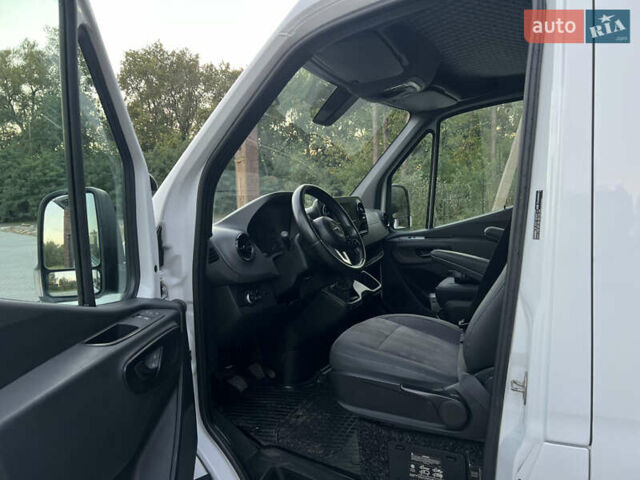 Белый Мерседес Sprinter, объемом двигателя 2.1 л и пробегом 450 тыс. км за 32300 $, фото 35 на Automoto.ua
