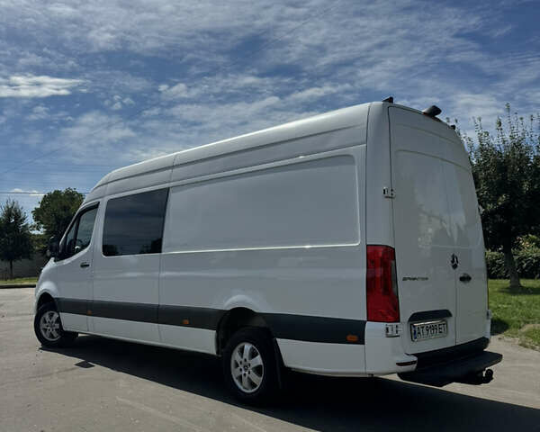 Белый Мерседес Sprinter, объемом двигателя 3 л и пробегом 491 тыс. км за 39999 $, фото 5 на Automoto.ua