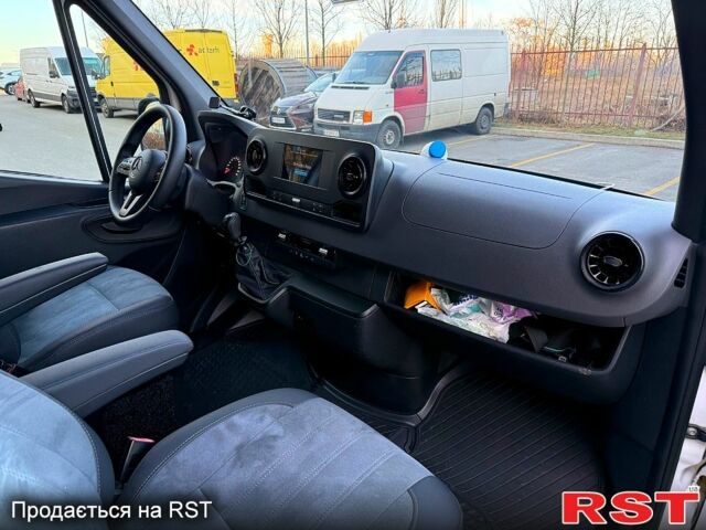 Белый Мерседес Sprinter, объемом двигателя 2.1 л и пробегом 300 тыс. км за 33500 $, фото 5 на Automoto.ua