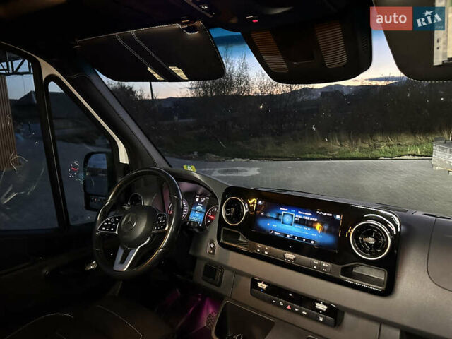 Білий Мерседес Sprinter, об'ємом двигуна 2.2 л та пробігом 215 тис. км за 64170 $, фото 7 на Automoto.ua