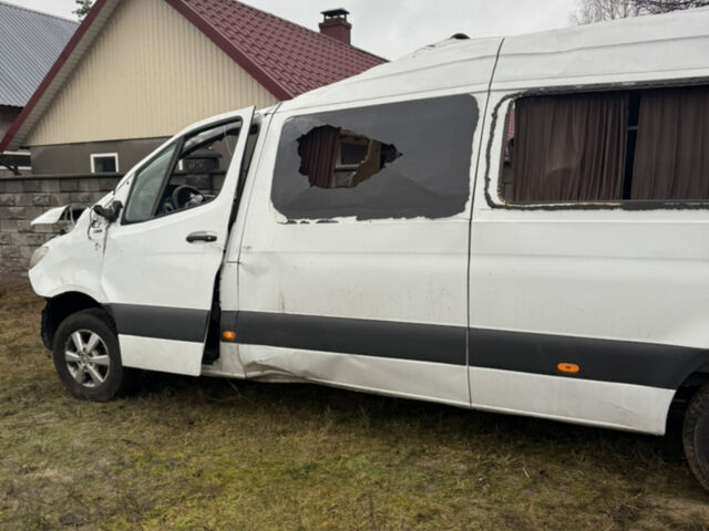 Белый Мерседес Sprinter, объемом двигателя 2.14 л и пробегом 350 тыс. км за 12900 $, фото 6 на Automoto.ua