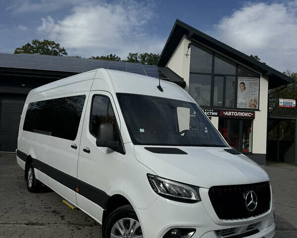 Белый Мерседес Sprinter, объемом двигателя 2.14 л и пробегом 209 тыс. км за 61800 $, фото 1 на Automoto.ua
