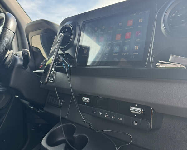 Белый Мерседес Sprinter, объемом двигателя 3 л и пробегом 491 тыс. км за 39999 $, фото 21 на Automoto.ua