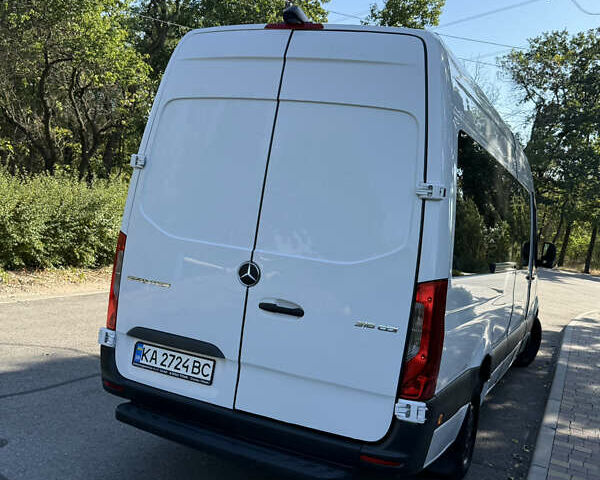 Белый Мерседес Sprinter, объемом двигателя 2.14 л и пробегом 125 тыс. км за 31999 $, фото 9 на Automoto.ua