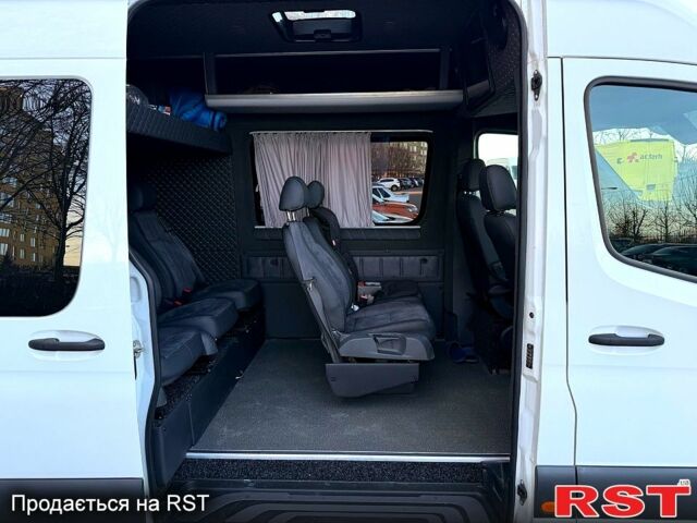 Белый Мерседес Sprinter, объемом двигателя 2.1 л и пробегом 300 тыс. км за 33500 $, фото 7 на Automoto.ua