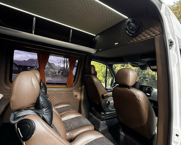 Белый Мерседес Sprinter, объемом двигателя 2.2 л и пробегом 347 тыс. км за 32800 $, фото 31 на Automoto.ua