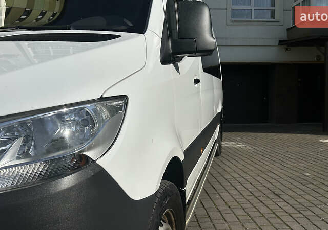 Белый Мерседес Sprinter, объемом двигателя 0 л и пробегом 380 тыс. км за 37700 $, фото 5 на Automoto.ua