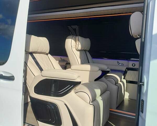 Белый Мерседес Sprinter, объемом двигателя 2.99 л и пробегом 60 тыс. км за 77000 $, фото 11 на Automoto.ua