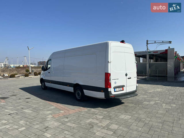 Белый Мерседес Sprinter, объемом двигателя 2.14 л и пробегом 230 тыс. км за 26499 $, фото 12 на Automoto.ua