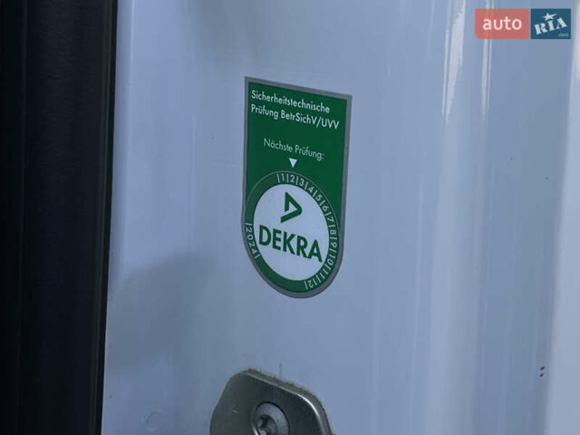 Белый Мерседес Sprinter, объемом двигателя 2.99 л и пробегом 126 тыс. км за 43266 $, фото 34 на Automoto.ua