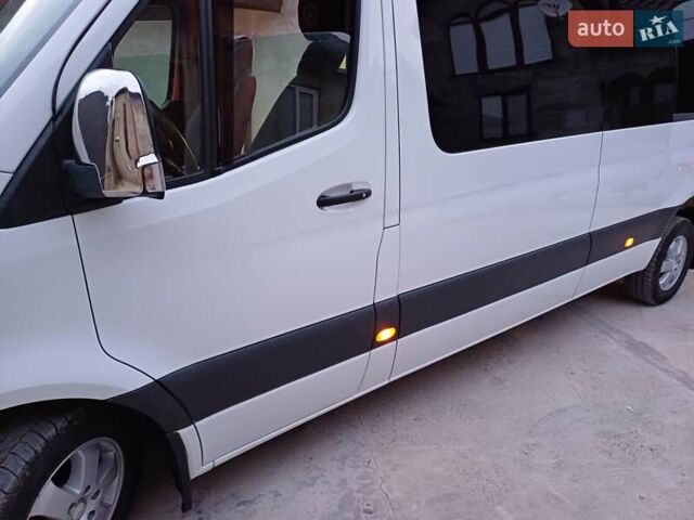 Белый Мерседес Sprinter, объемом двигателя 2.9 л и пробегом 365 тыс. км за 41999 $, фото 12 на Automoto.ua