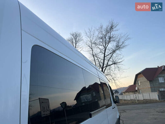 Белый Мерседес Sprinter, объемом двигателя 3 л и пробегом 200 тыс. км за 43888 $, фото 53 на Automoto.ua