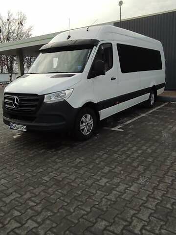 Белый Мерседес Sprinter, объемом двигателя 2.2 л и пробегом 274 тыс. км за 54500 $, фото 2 на Automoto.ua