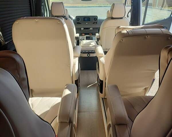 Белый Мерседес Sprinter, объемом двигателя 2.99 л и пробегом 60 тыс. км за 77000 $, фото 12 на Automoto.ua