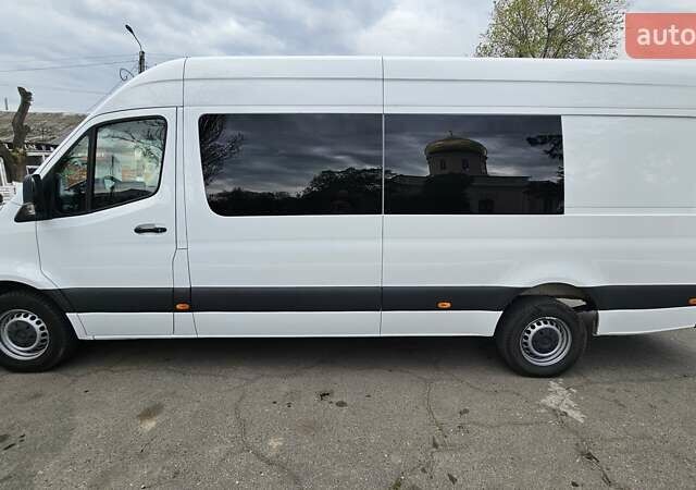 Белый Мерседес Sprinter, объемом двигателя 2.14 л и пробегом 301 тыс. км за 45400 $, фото 1 на Automoto.ua