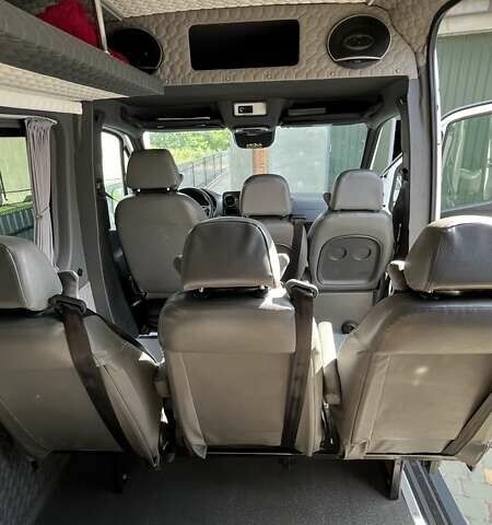 Белый Мерседес Sprinter, объемом двигателя 2.99 л и пробегом 294 тыс. км за 42500 $, фото 13 на Automoto.ua