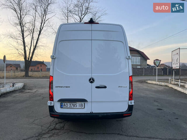 Белый Мерседес Sprinter, объемом двигателя 3 л и пробегом 200 тыс. км за 43888 $, фото 11 на Automoto.ua