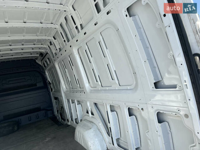 Белый Мерседес Sprinter, объемом двигателя 2.14 л и пробегом 230 тыс. км за 26499 $, фото 35 на Automoto.ua