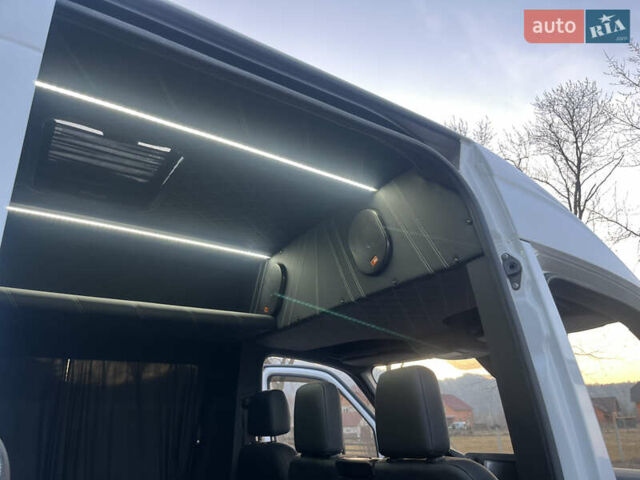 Белый Мерседес Sprinter, объемом двигателя 3 л и пробегом 200 тыс. км за 43888 $, фото 91 на Automoto.ua