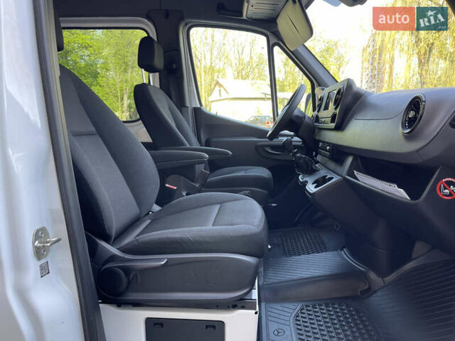 Белый Мерседес Sprinter, объемом двигателя 2.99 л и пробегом 126 тыс. км за 43266 $, фото 51 на Automoto.ua