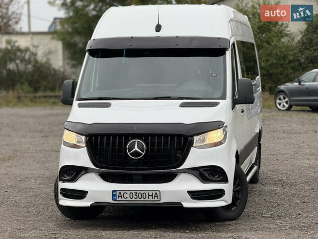 Білий Мерседес Sprinter, об'ємом двигуна 2 л та пробігом 295 тис. км за 44777 $, фото 1 на Automoto.ua