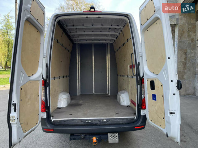 Белый Мерседес Sprinter, объемом двигателя 2.99 л и пробегом 126 тыс. км за 43266 $, фото 43 на Automoto.ua