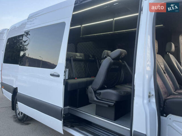 Белый Мерседес Sprinter, объемом двигателя 3 л и пробегом 200 тыс. км за 43888 $, фото 95 на Automoto.ua