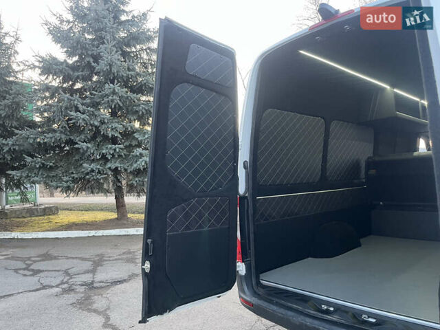 Белый Мерседес Sprinter, объемом двигателя 3 л и пробегом 200 тыс. км за 43888 $, фото 109 на Automoto.ua