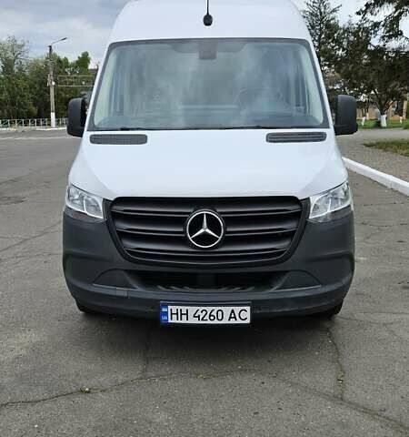 Белый Мерседес Sprinter, объемом двигателя 2.14 л и пробегом 301 тыс. км за 45400 $, фото 4 на Automoto.ua