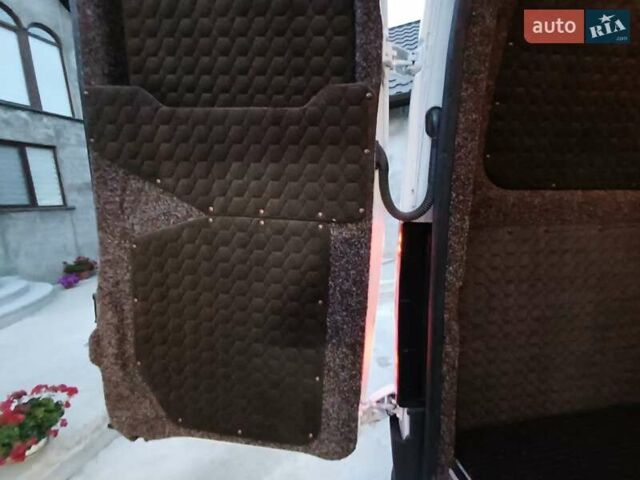 Белый Мерседес Sprinter, объемом двигателя 2.9 л и пробегом 365 тыс. км за 41999 $, фото 24 на Automoto.ua