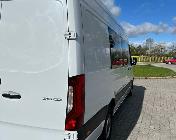Білий Мерседес Sprinter, об'ємом двигуна 2.99 л та пробігом 253 тис. км за 44999 $, фото 6 на Automoto.ua