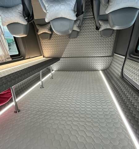 Белый Мерседес Sprinter, объемом двигателя 2.99 л и пробегом 294 тыс. км за 42500 $, фото 47 на Automoto.ua